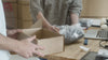 Bestellingen worden zorgvuldig verpakt voor verzending vanuit het Pick & Pack fulfilmentcentrum.